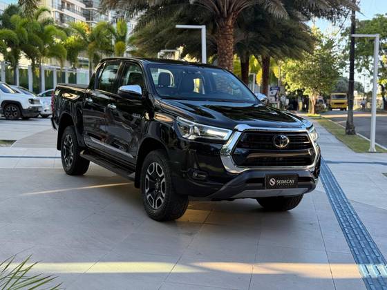 TOYOTA HILUX 2.8 D-4D TURBO DIESEL CD SRX 4X4 AUTOMÁTICO